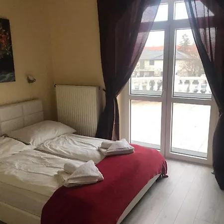 Bed & Breakfast Y Panzio 3*